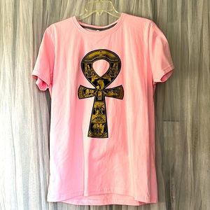 ⭐️ Pink short sleeve crew neck tee with an ancient Egyptian Ankh sign L